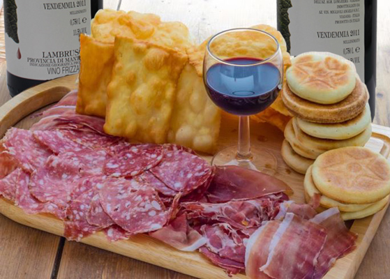 Lambrusco Foglia con salumi e gnocco fritto